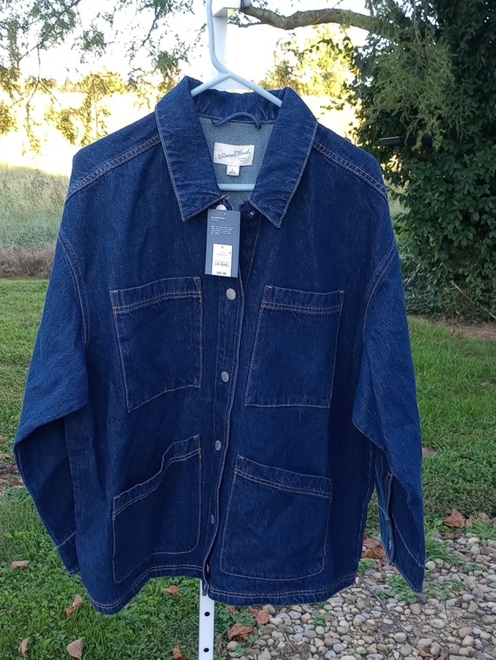 Universal Thread Women's's Dark Wash Denim Jacket - Classic Workwear Style Large